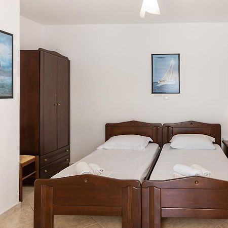 Alicia Studios Fársa Dış mekan fotoğraf