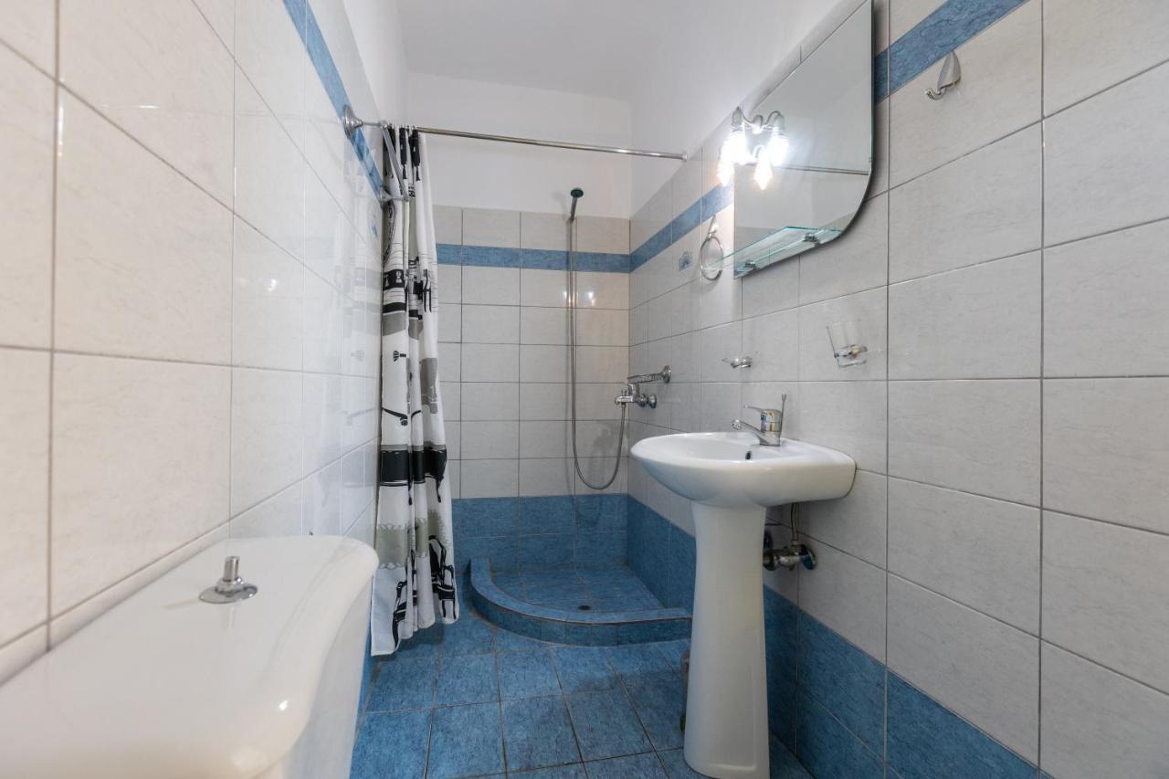 Alicia Studios Fársa Dış mekan fotoğraf